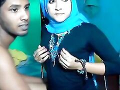 Newly Married South Indian Couple with Ultra Hot Babe WebCam Show (7)